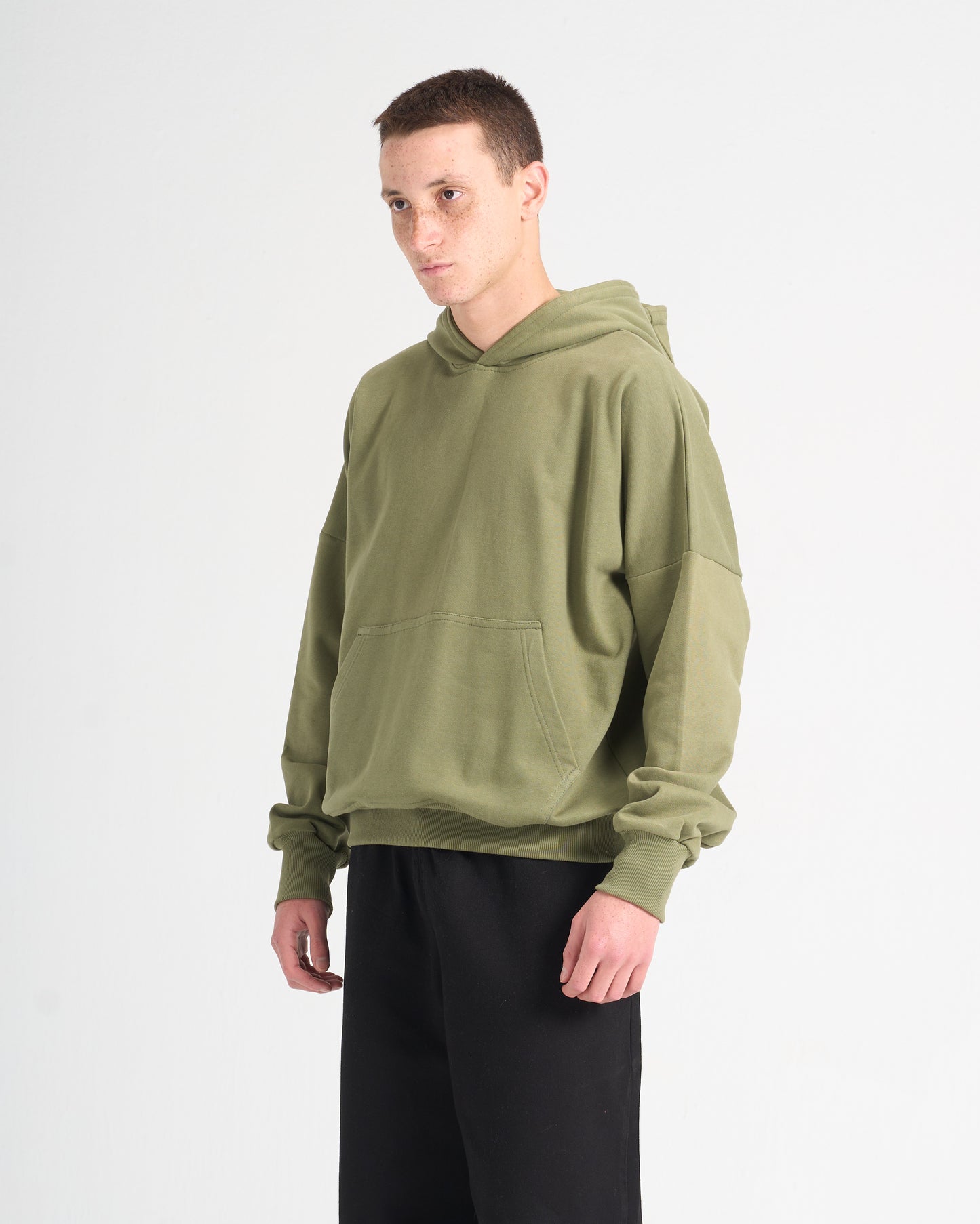 SOLID HOODIE - OLIVE