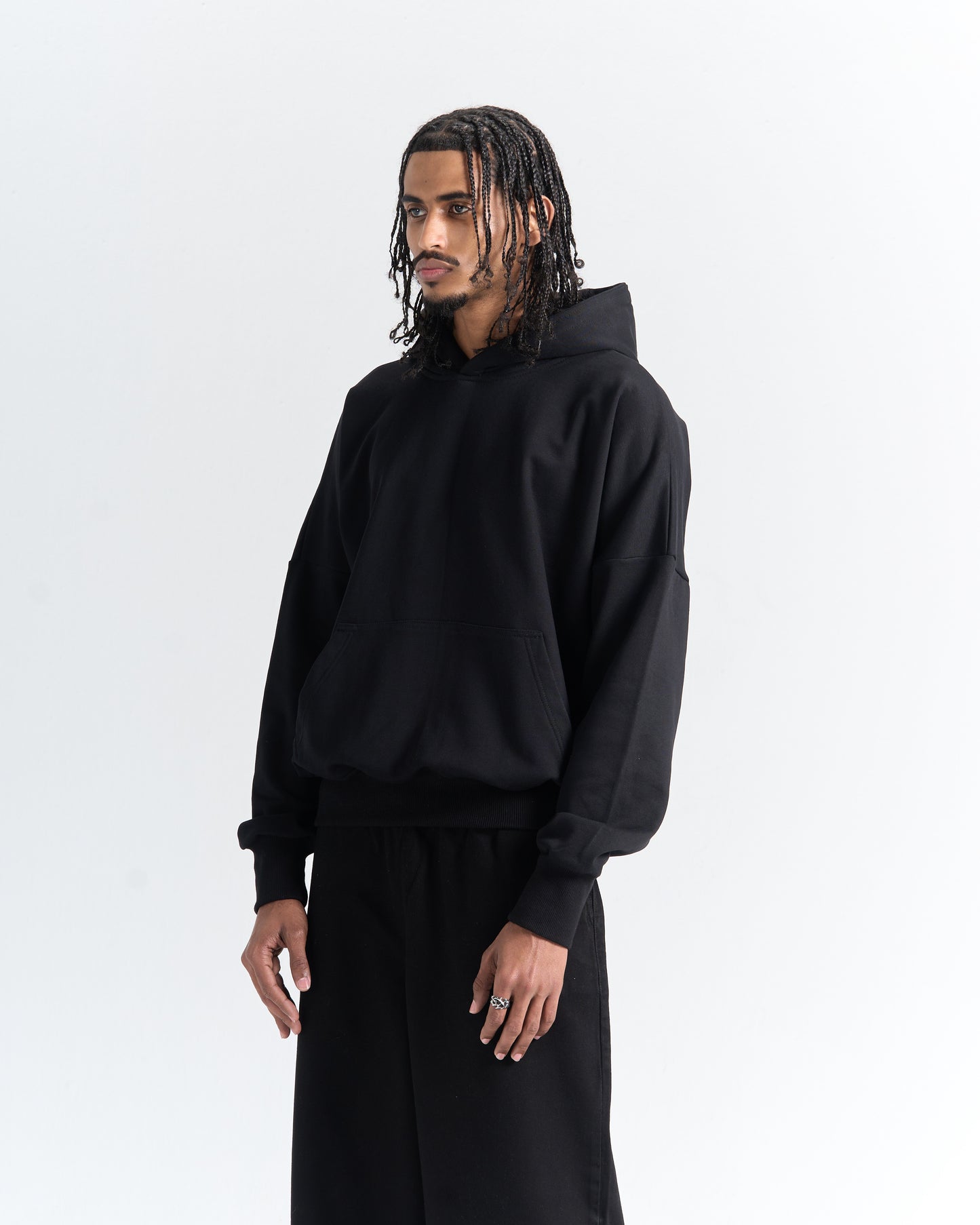 SOLID HOODIE - BLACK